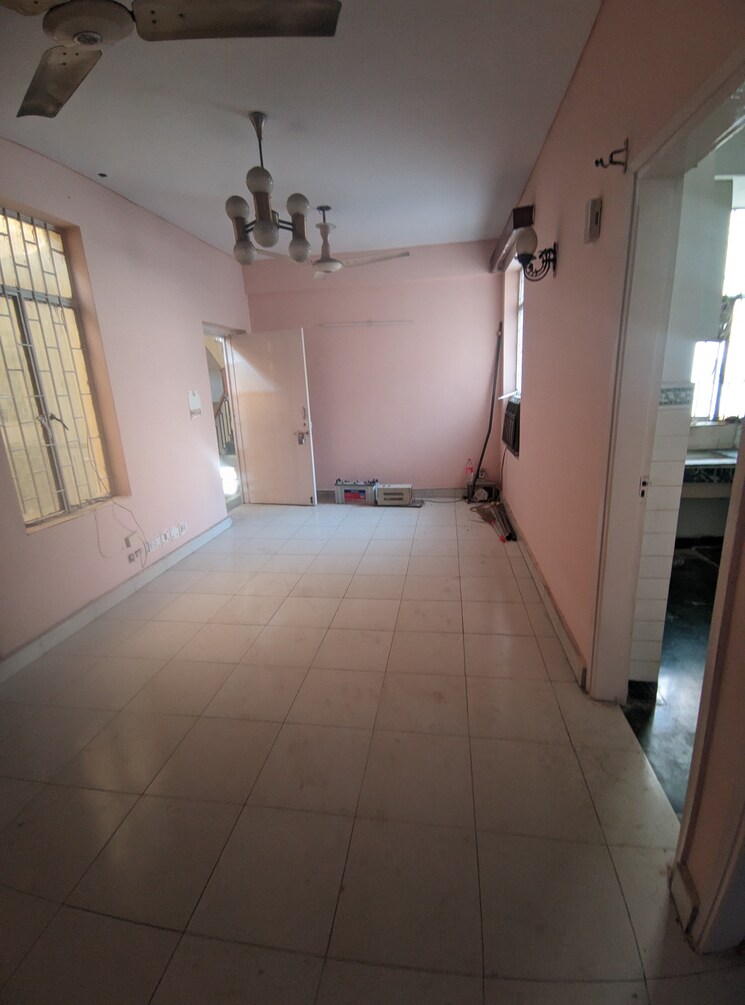 Bathroom, eros-southend-apartments 2 Bedroom 827 Sq.Ft. Apartment In Charmwood Village Faridabad 9465261