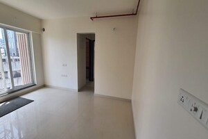 Room in 2 BHK Apartment at Sheth Avante, Kanjurmarg West – for Rent