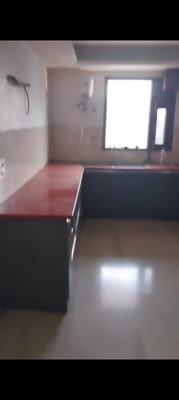 Furnished Amenities in 5 BHK Builder Floor at Palam Vihar – for Rent