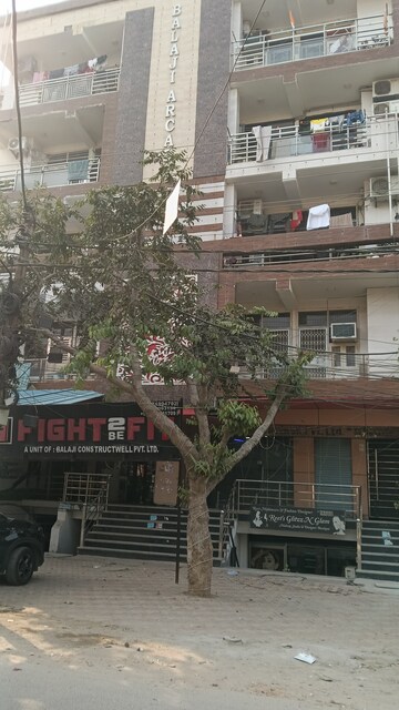  Shop For Sale in Shalimar Garden Extension ii