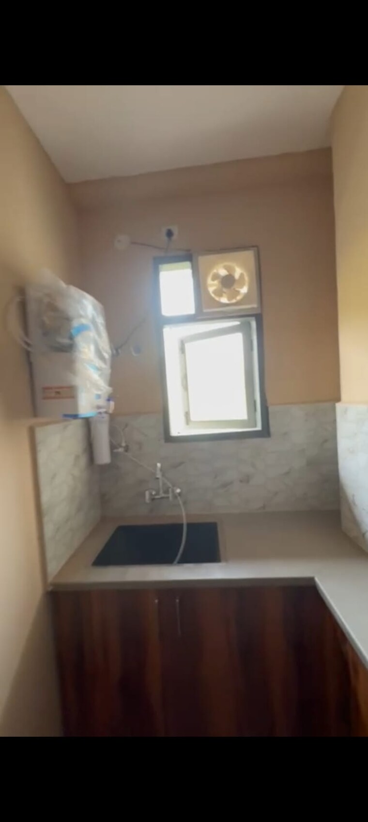 Bathroom, sector 23a 2 Bedroom 1200 Sq.Ft. Builder Floor In Sector 23a Gurgaon 9465306