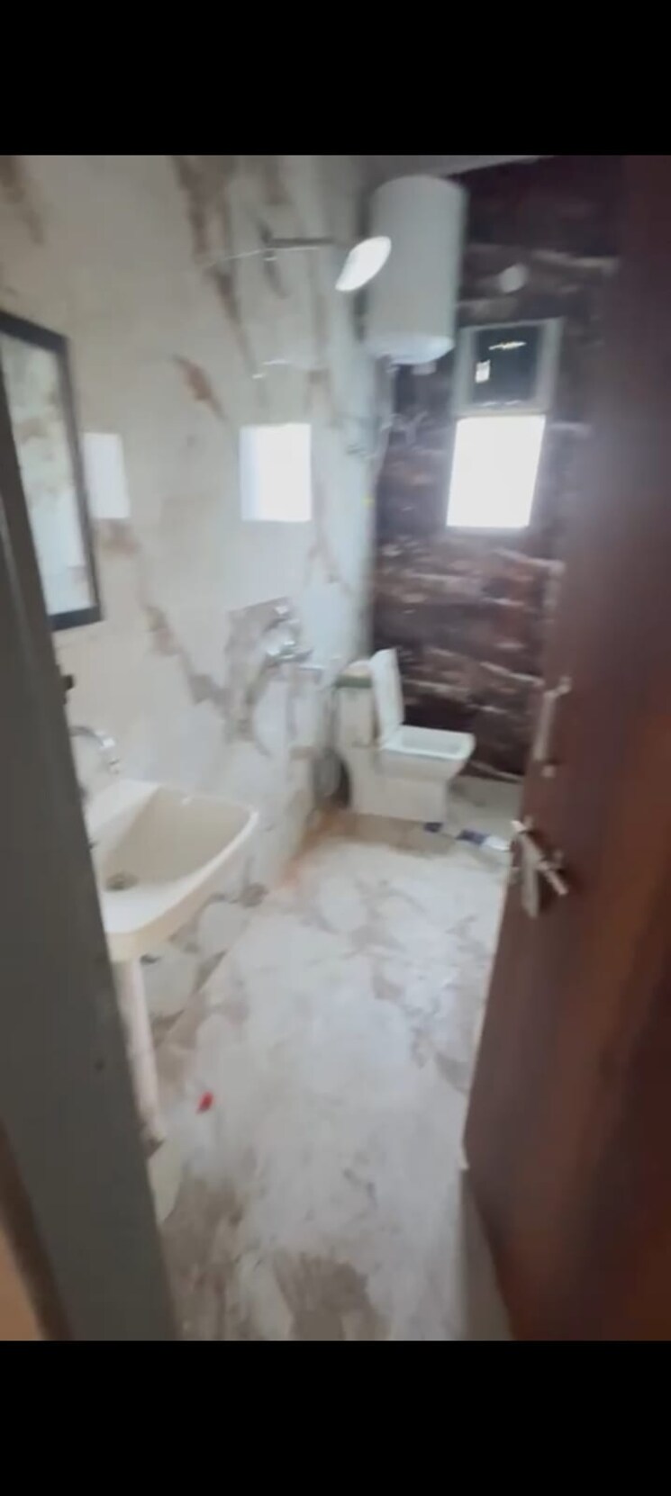 Bathroom, sector 23a 2 Bedroom 1200 Sq.Ft. Builder Floor In Sector 23a Gurgaon 9465306