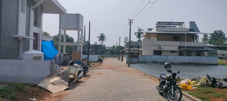  Parking, ollur  3049 Sq.Ft. Plot In Ollur Thrissur 9465363