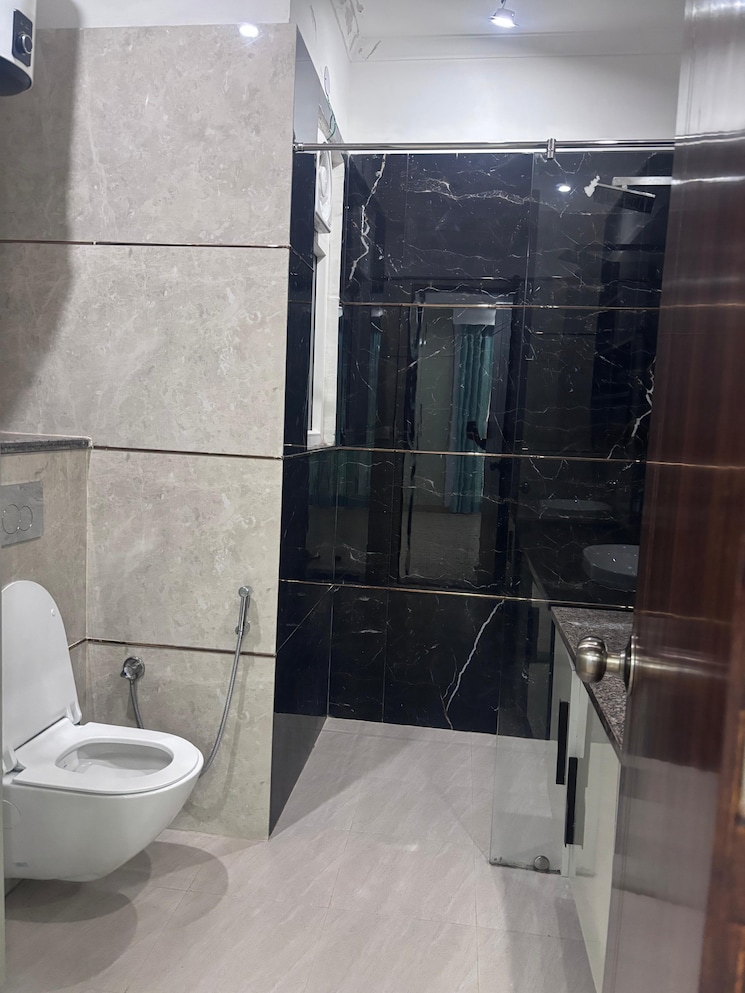 Bathroom, sector 21 3 Bedroom 2200 Sq.Ft. Builder Floor In Sector 21 Gurgaon 9465371