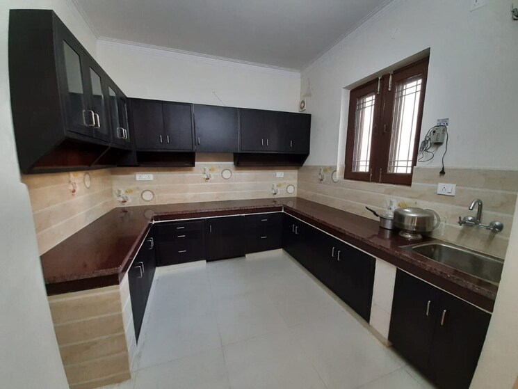 Kitchen, rwa-residential-society-sector-46 2 Bedroom 200 Sq.Yd. Builder Floor In Sector 46 Gurgaon 9465384