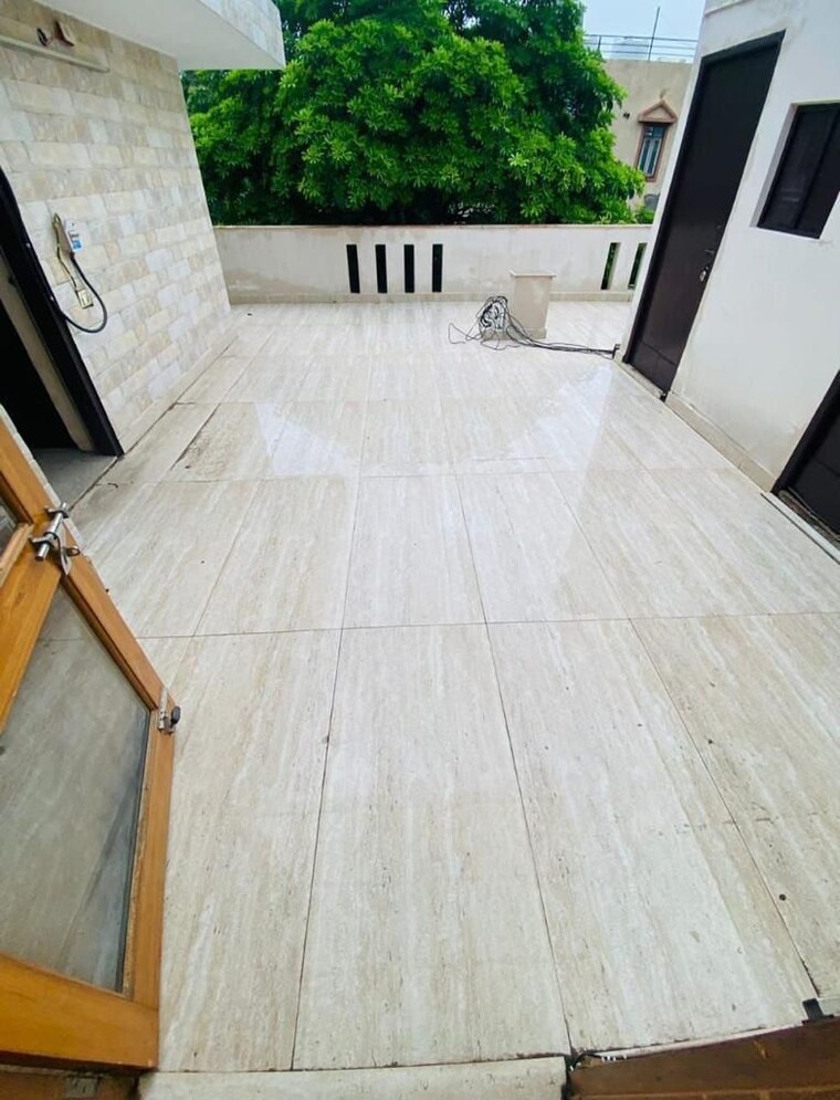 Balcony, suncity-platinum-towers 4 Bedroom 4175 Sq.Ft. Apartment In Sector 28 Gurgaon 9465395