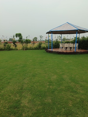  Plot – Garden View at Sector 33 Yamuna Expressway - for Sale