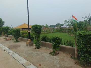  Plot – Garden View at Sector 33 Yamuna Expressway - for Sale