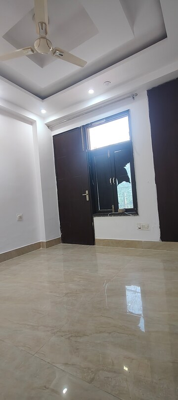 Room in 1 BHK Builder Floor at Chattarpur – for Rent