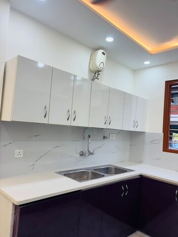 Furnished Amenities in 3 BHK Builder Floor at RWA Residential Society Sector 46, Sector 46 – for Rent