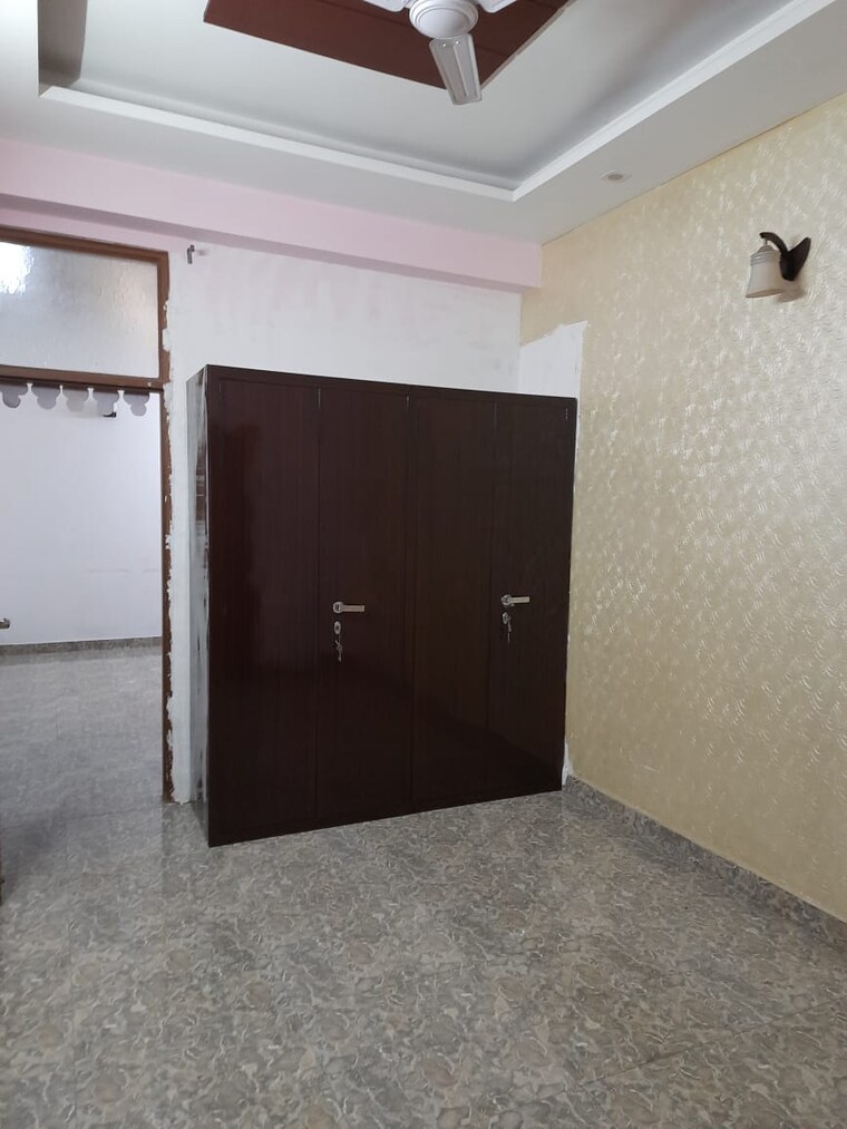 Room, gyan khand 3 Bedroom 1400 Sq.Ft. Builder Floor In Gyan Khand Ghaziabad 9465445