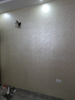 Room in 3 BHK Builder Floor at Gyan Khand – for Rent