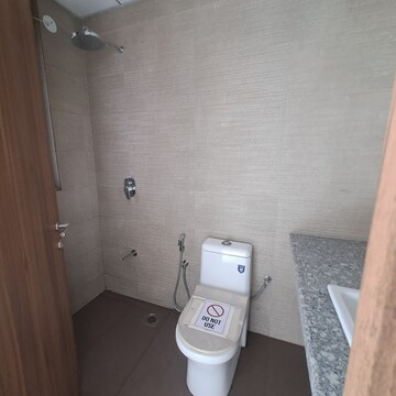 Bathroom in 3 BHK Apartment at Oberoi Realty Enigma And Eternia, Mulund West – for Sale