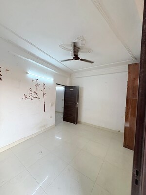 Bedroom in 1 BHK Builder Floor at Chattarpur – for Rent