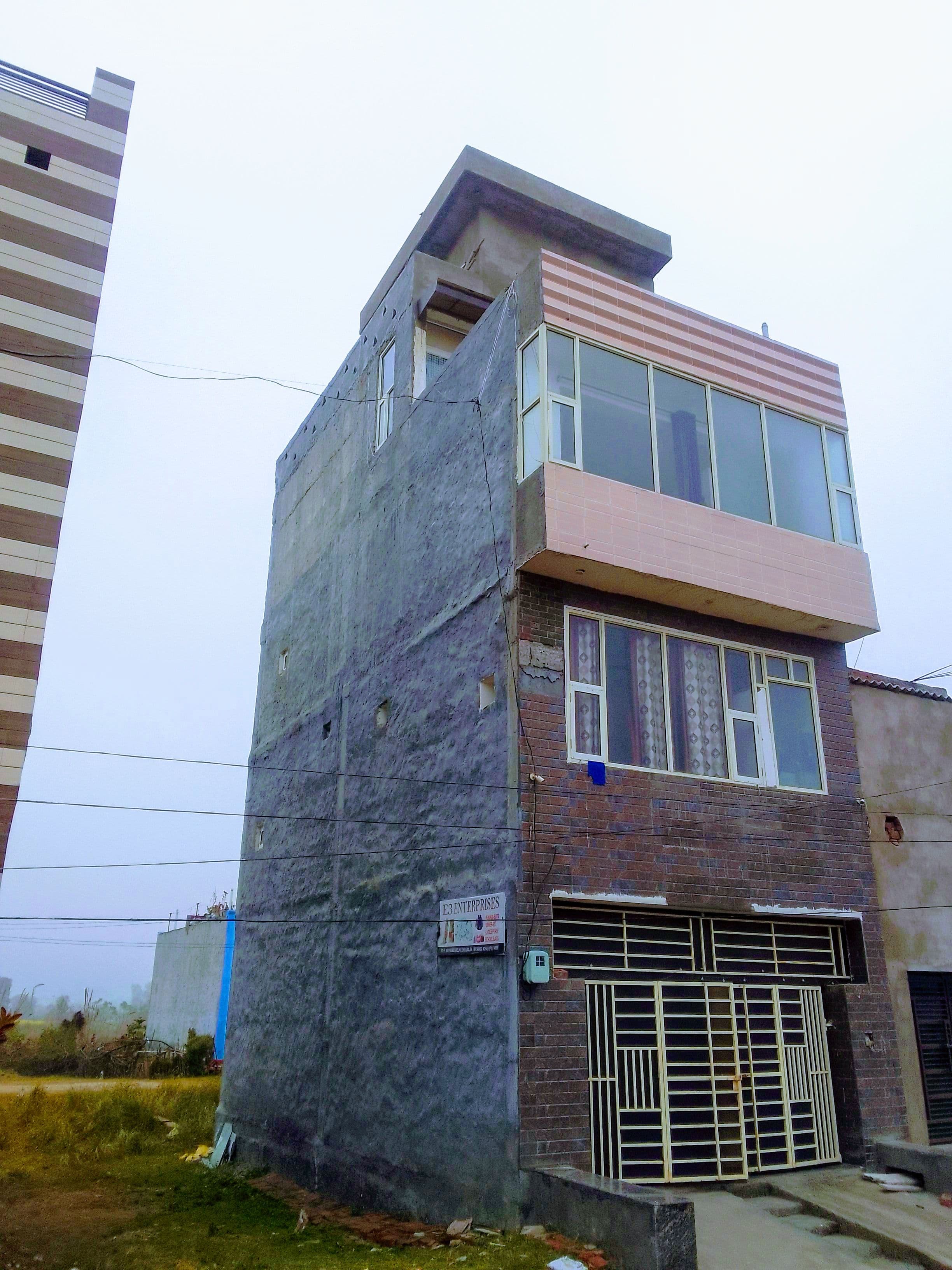 6+ BHK Independent House For Sale in Central Derabassi