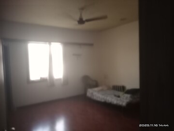 Room in 3 BHK Apartment at Chikuwadi – for Sale