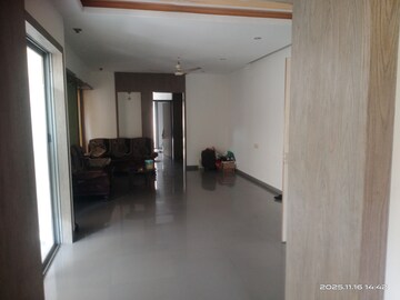 Room in 3 BHK Apartment at Chikuwadi – for Sale
