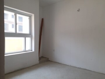 Room in 3.5 BHK Builder Floor at BPTP Elite Floors, Sector 83 – for Rent