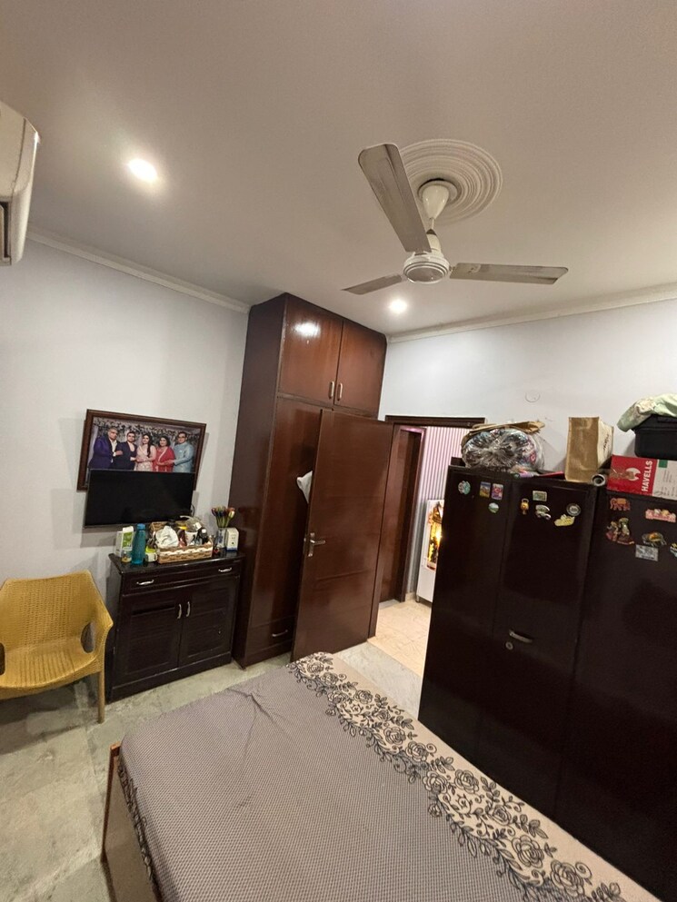 Team Area, sushant-lok-2 3 Bedroom 300 Sq.Ft. Builder Floor In Sector 57 Gurgaon 9465501