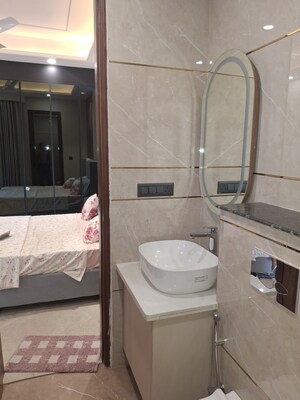 Kitchen in 3.5 BHK Builder Floor at BPTP Green Oaks, Sector 70a – for Sale