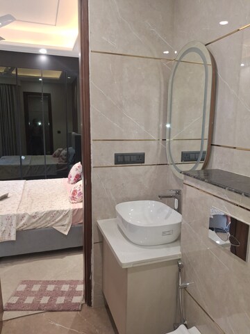 Kitchen in 3.5 BHK Builder Floor at BPTP Green Oaks, Sector 70a – for Sale