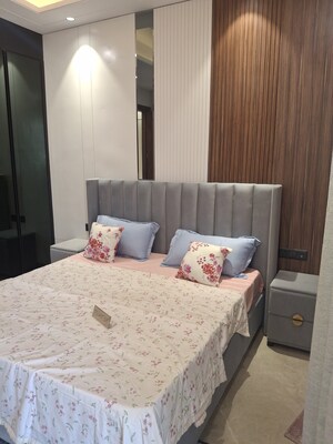 Furnished Amenities in 3.5 BHK Builder Floor at BPTP Green Oaks, Sector 70a – for Sale