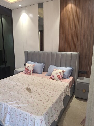 Furnished Amenities in 3.5 BHK Builder Floor at BPTP Green Oaks, Sector 70a – for Sale