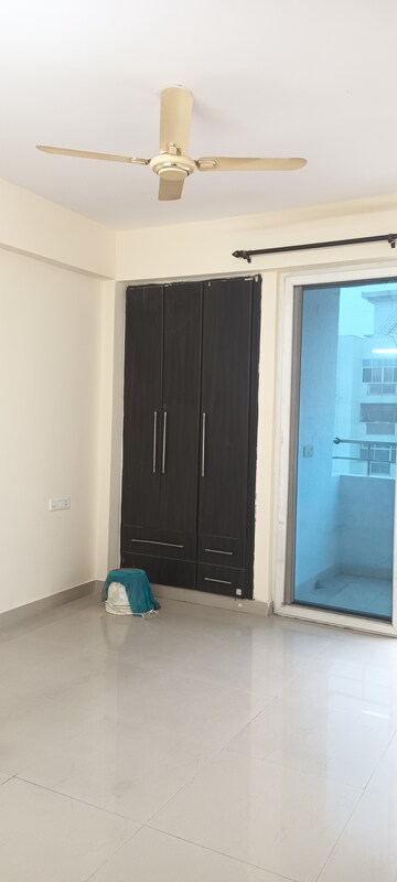 Bedroom in 3 BHK Apartment at Sethi Max City, Vaishali Sector 9 – for Sale