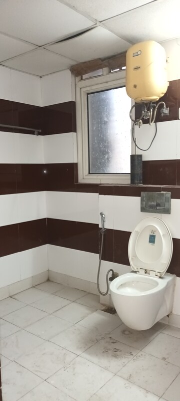 Bathroom in 3 BHK Apartment at Sethi Max City, Vaishali Sector 9 – for Sale