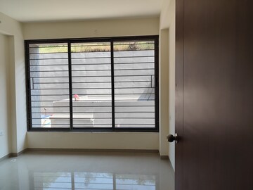 Room in 3 BHK Apartment at Skyi Songbirds, Bavdhan – for Rent