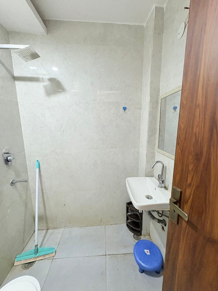 Bathroom, chattarpur 1 Bedroom 450 Sq.Ft. Builder Floor In Chattarpur Delhi 9465577