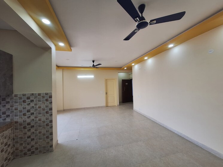 Room, tashee-capital-gateway 3 Bedroom 1990 Sq.Ft. Apartment In Sector 111 Gurgaon 9465598