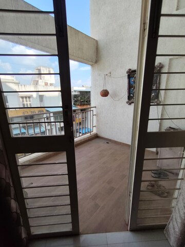 Living Room in 2 BHK Apartment at Kumar Padmalaya, Aundh – for Rent