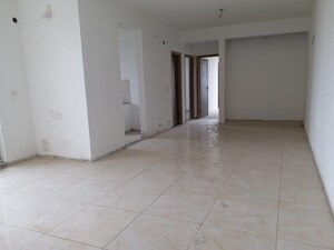 Room in 3 BHK Apartment at BPTP Discovery Park, Sector 80 – for Rent
