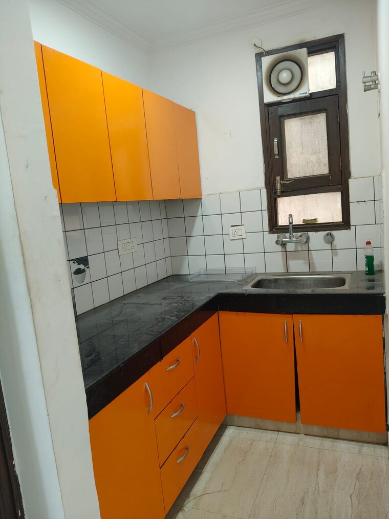 Kitchen, freedom fighters enclave 2 Bedroom 1200 Sq.Ft. Builder Floor In Freedom Fighters Enclave Delhi 9465620