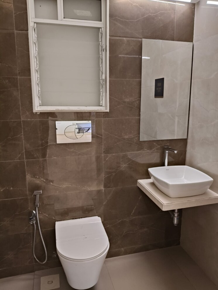 Bathroom, dosti-west-county-phase-2-dosti-cedar 2 Bedroom 850 Sq.Ft. Apartment In Balkum Pada Thane 9465621