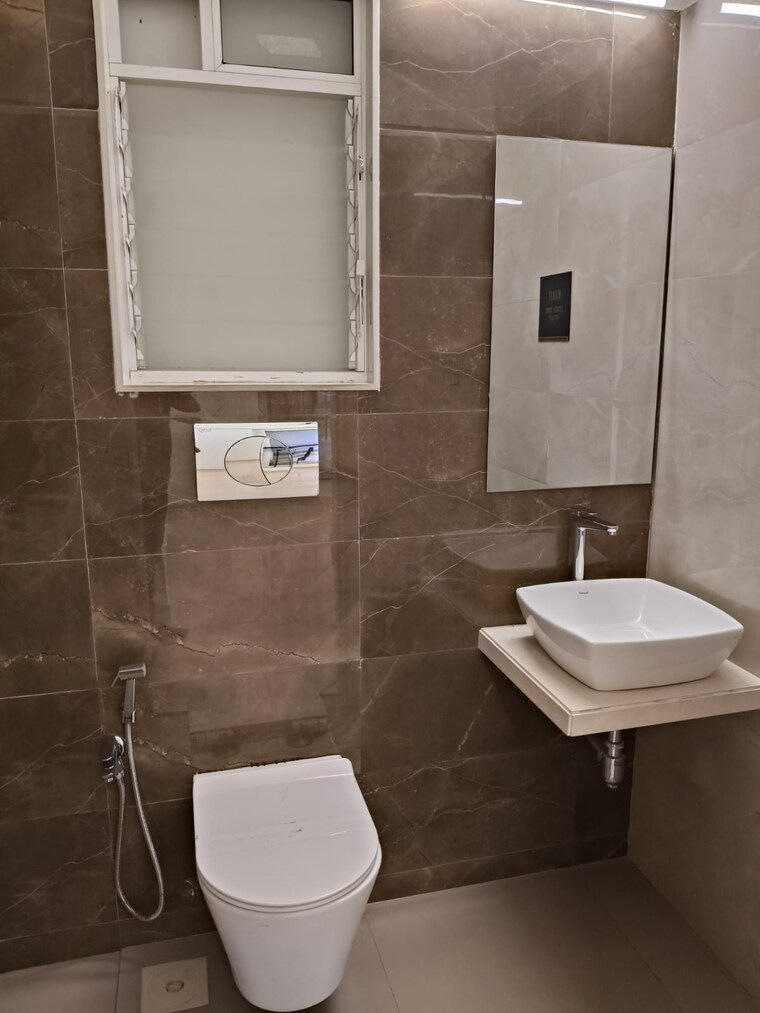 Bathroom, dosti-west-county-phase-2-dosti-cedar 2 Bedroom 850 Sq.Ft. Apartment In Balkum Pada Thane 9465621