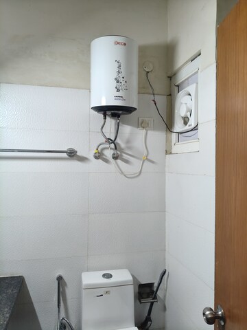 Master Bedroom in Studio Apartment at Paramount Oak, Zeta I Greater Noida – for Rent