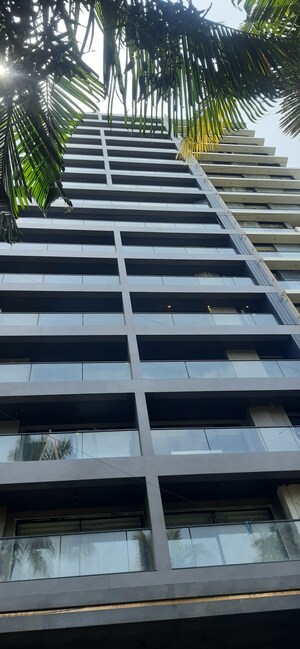 4 BHK Apartment For Rent in Khar West