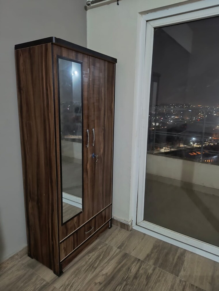 Room, paramount-oak Studio 435 Sq.Ft. Apartment In Zeta I Greater Noida Greater Noida 9465653