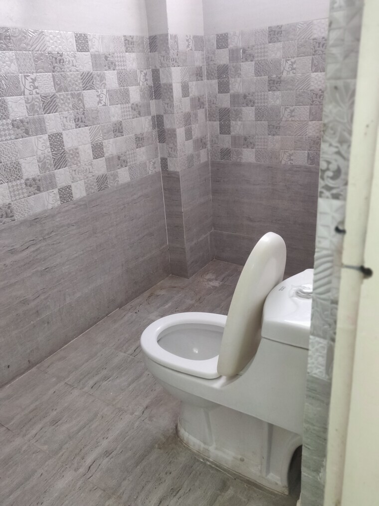 Bathroom, hill-view-banjara-hills 3 Bedroom 1850 Sq.Ft. Apartment In Banjara Hills Hyderabad 9465665