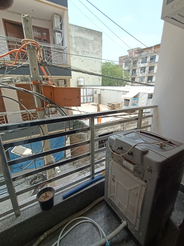 Balcony, freedom fighters enclave 2 Bedroom 1200 Sq.Ft. Builder Floor In Freedom Fighters Enclave Delhi 9465696