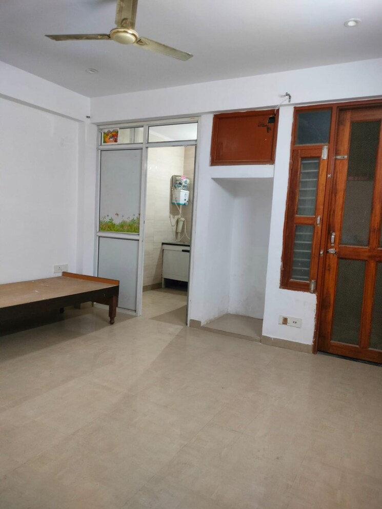 Room, rwa-residential-society-sector-46 2 Bedroom 190 Sq.Ft. Builder Floor In Sector 46 Gurgaon 9465691