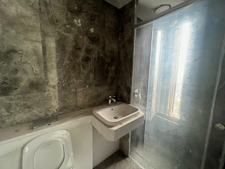 Bathroom, rustomjee-crown 4 Bedroom 2270 Sq.Ft. Apartment In Prabhadevi Mumbai 9465695