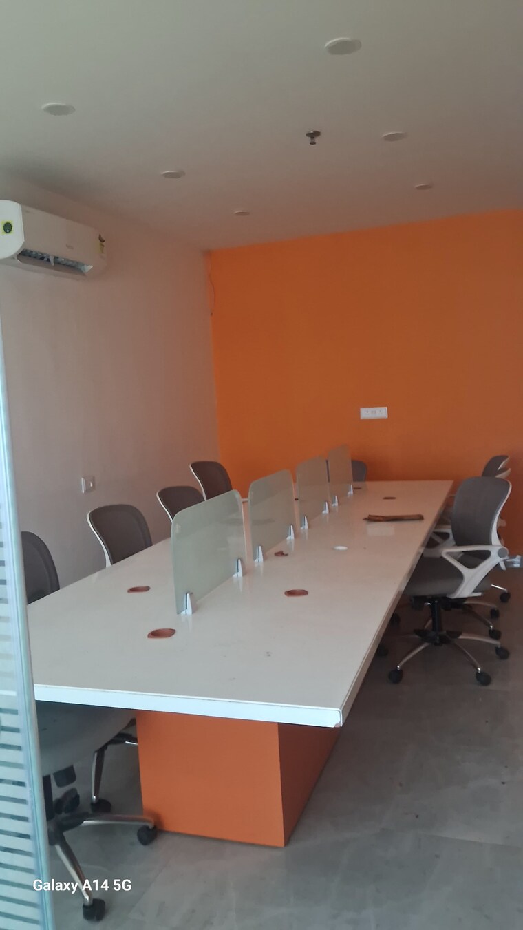 Team Area, motia-citi-royal-business-park Commercial Office Space 688 Sq.Ft. In Ambala Highway Zirakpur 9465769