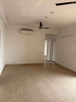 Room in 3 BHK Apartment at AIPL The Peaceful Homes, Sector 70a – for Rent