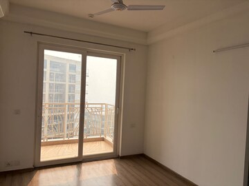 Room in 3 BHK Apartment at AIPL The Peaceful Homes, Sector 70a – for Rent