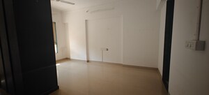 Room in 3 BHK Apartment at Nahar Callalily Apartment, Chandivali – for Rent