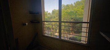 Room in 3 BHK Apartment at Nahar Callalily Apartment, Chandivali – for Rent