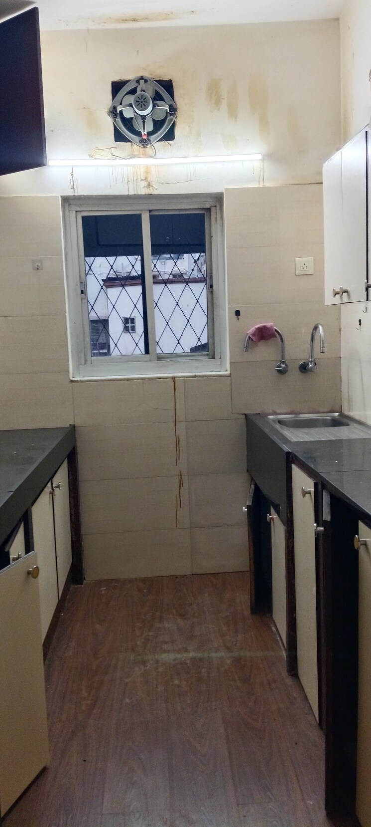 Kitchen, tarapore-gardens 3.5 Bedroom 1850 Sq.Ft. Apartment In Andheri West Mumbai 9465803